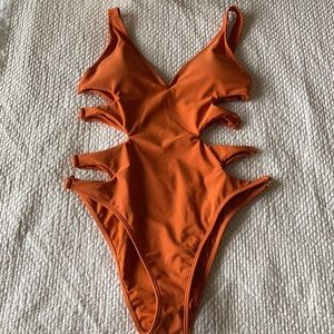 One piece swimsuit, Size M